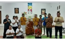 Dana Waisak Bersama Umat Buddha Lampung