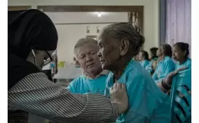 Dana Cinta Kasih Pengobatan 200 Umat & 150 Anak Buddhis